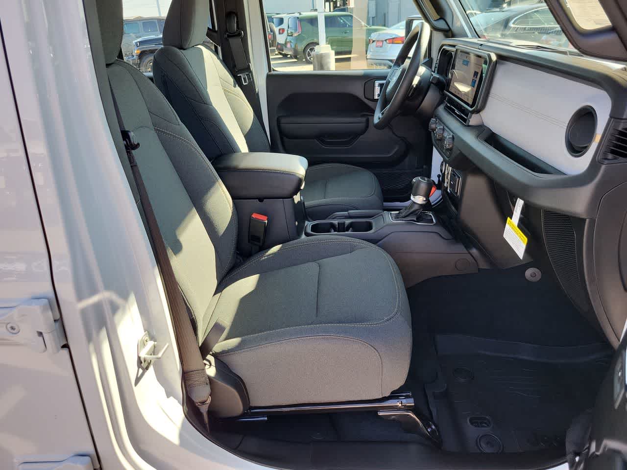 Thumbnail: 2026 Jeep Gladiator - 22