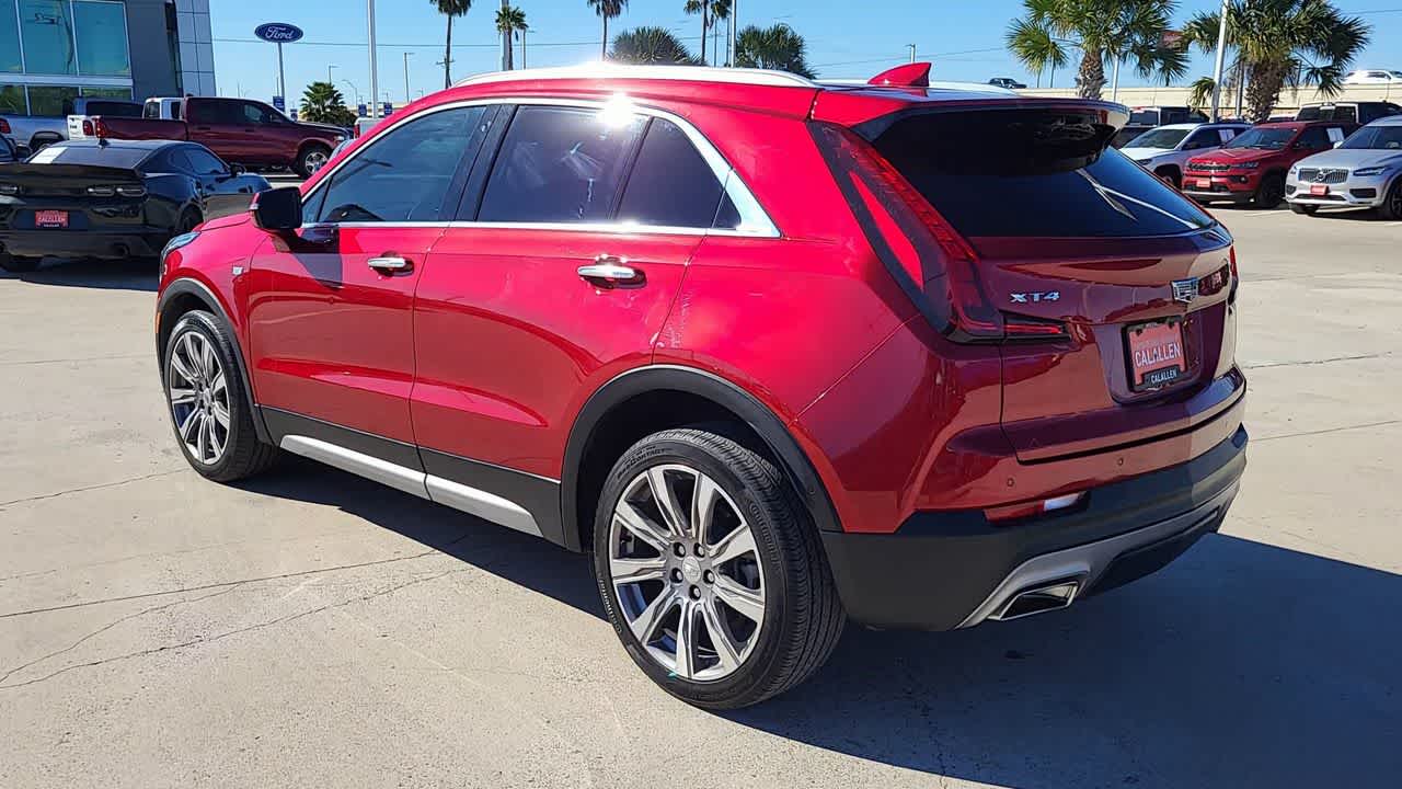 Thumbnail: 2023 Cadillac XT4 - 6