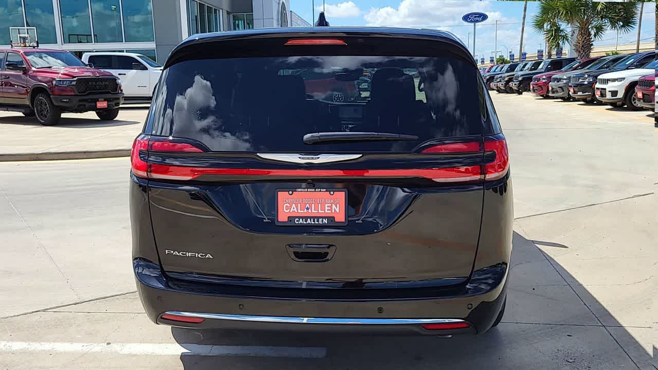 Thumbnail: 2026 Chrysler Pacifica - 7