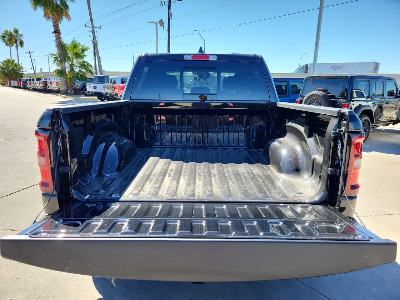 Thumbnail: 2025 RAM 1500 - 27