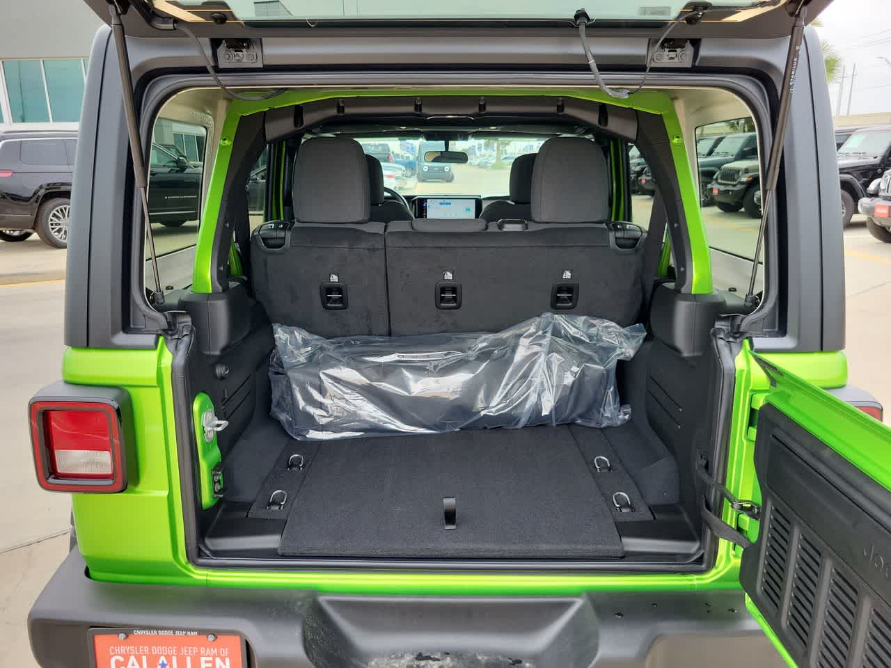 Thumbnail: 2026 Jeep Wrangler - 27