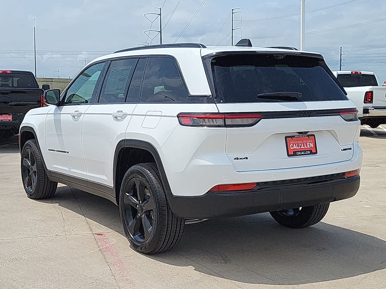 Thumbnail: 2025 Jeep Grand Cherokee - 12