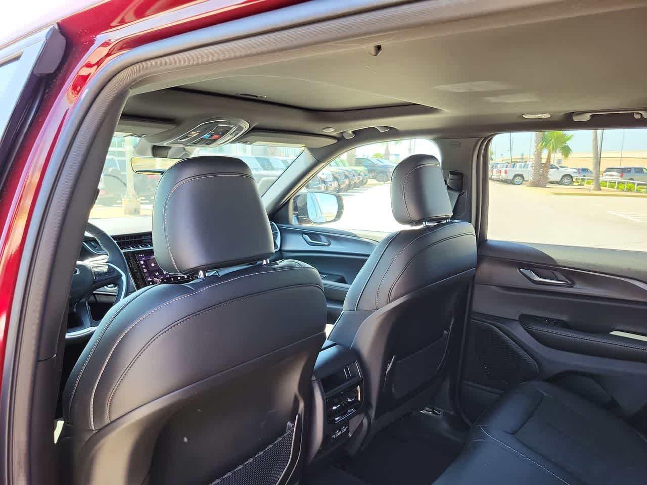 2025 Jeep Grand Cherokee Altitude 20