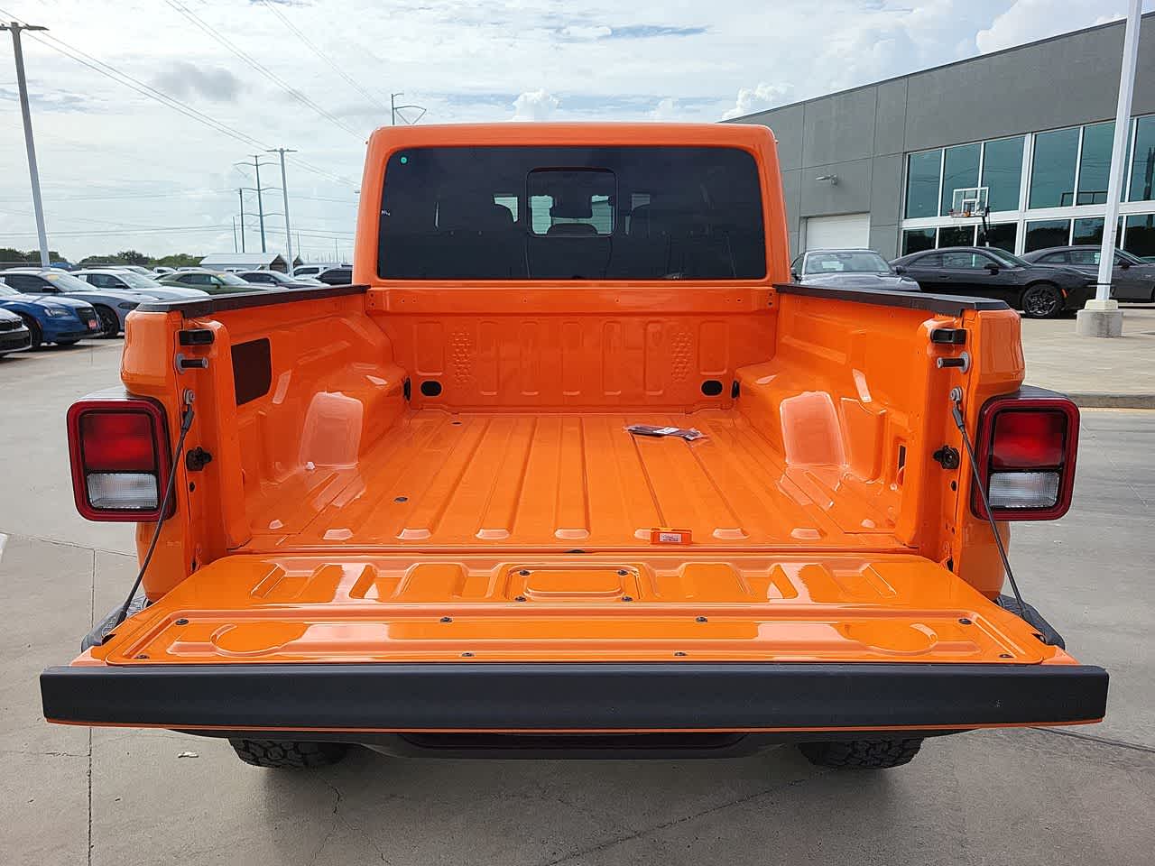 Thumbnail: 2025 Jeep Gladiator - 27