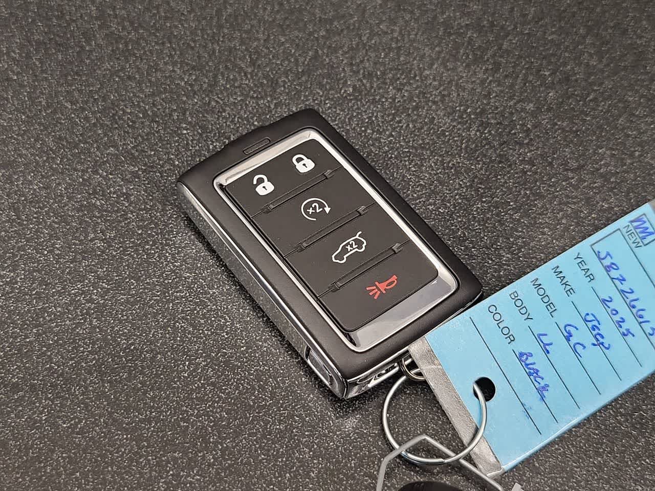 Thumbnail: 2025 Jeep Grand Cherokee - 28