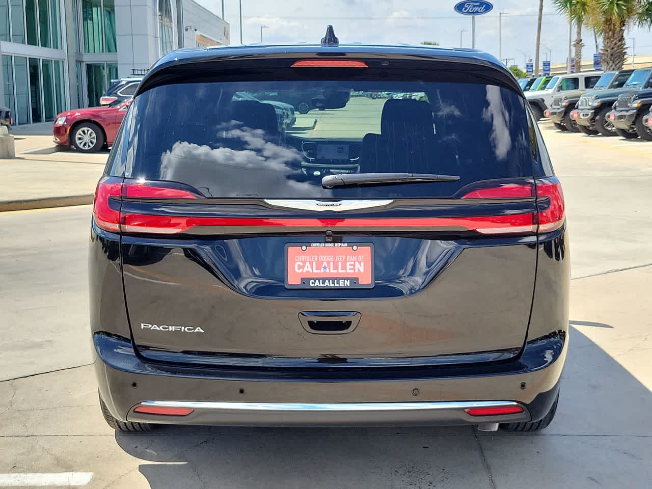 Thumbnail: 2026 Chrysler Pacifica - 13