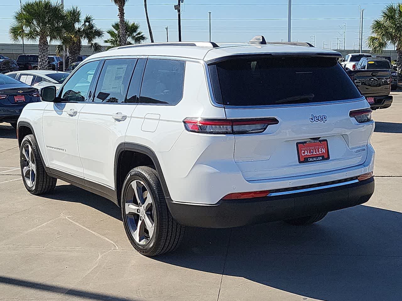 Thumbnail: 2025 Jeep Grand Cherokee - 12