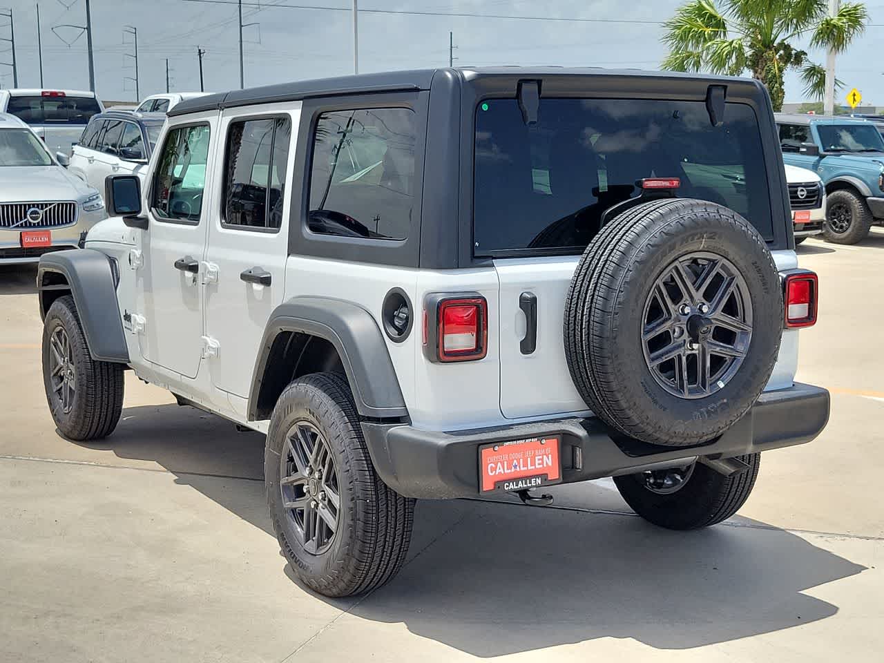 Thumbnail: 2025 Jeep Wrangler - 12