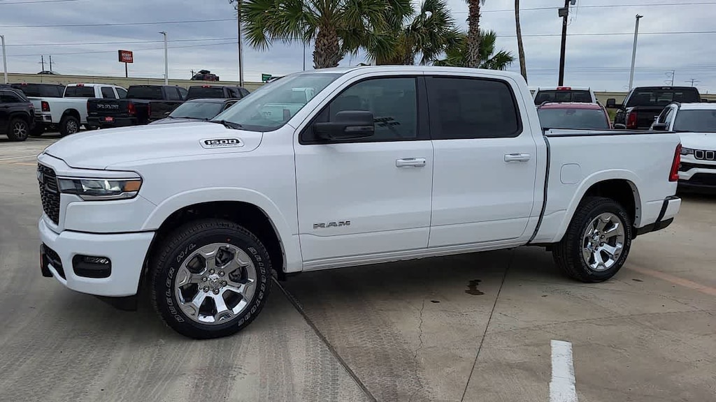 New 2026 Ram 1500 LONE STAR CREW CAB 4X4 5'7 BOX Pickup