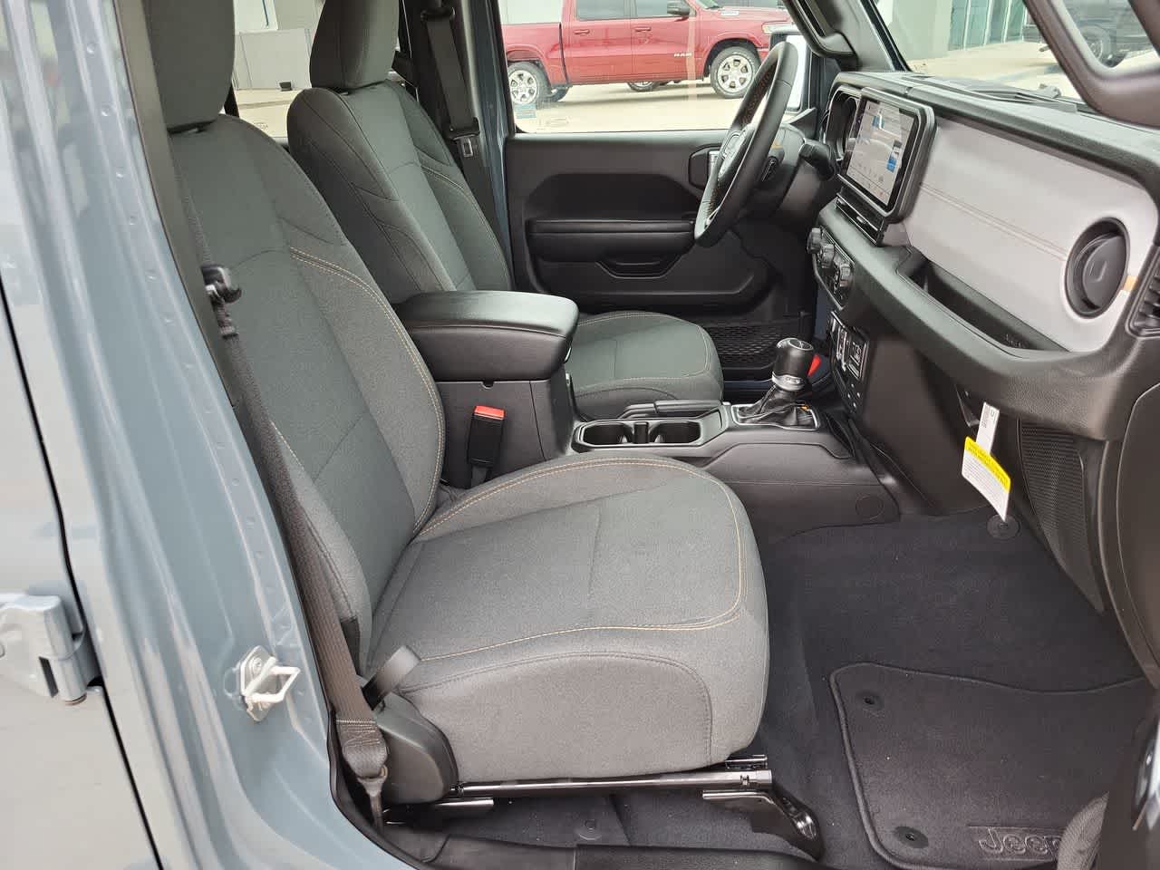 Thumbnail: 2025 Jeep Gladiator - 22