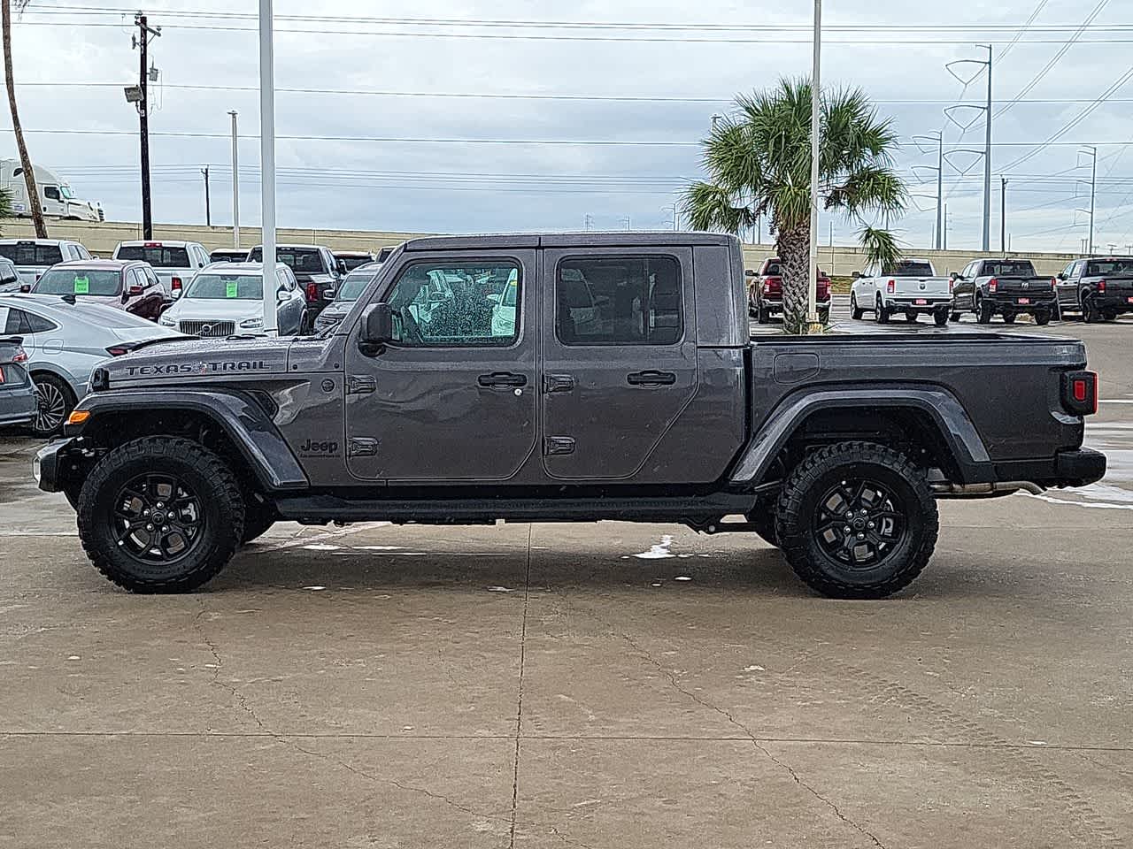 Thumbnail: 2025 Jeep Gladiator - 11