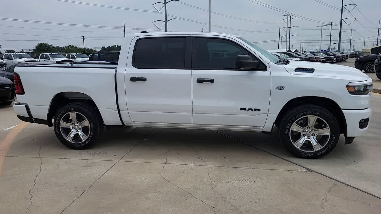 Thumbnail: 2026 RAM 1500 - 9