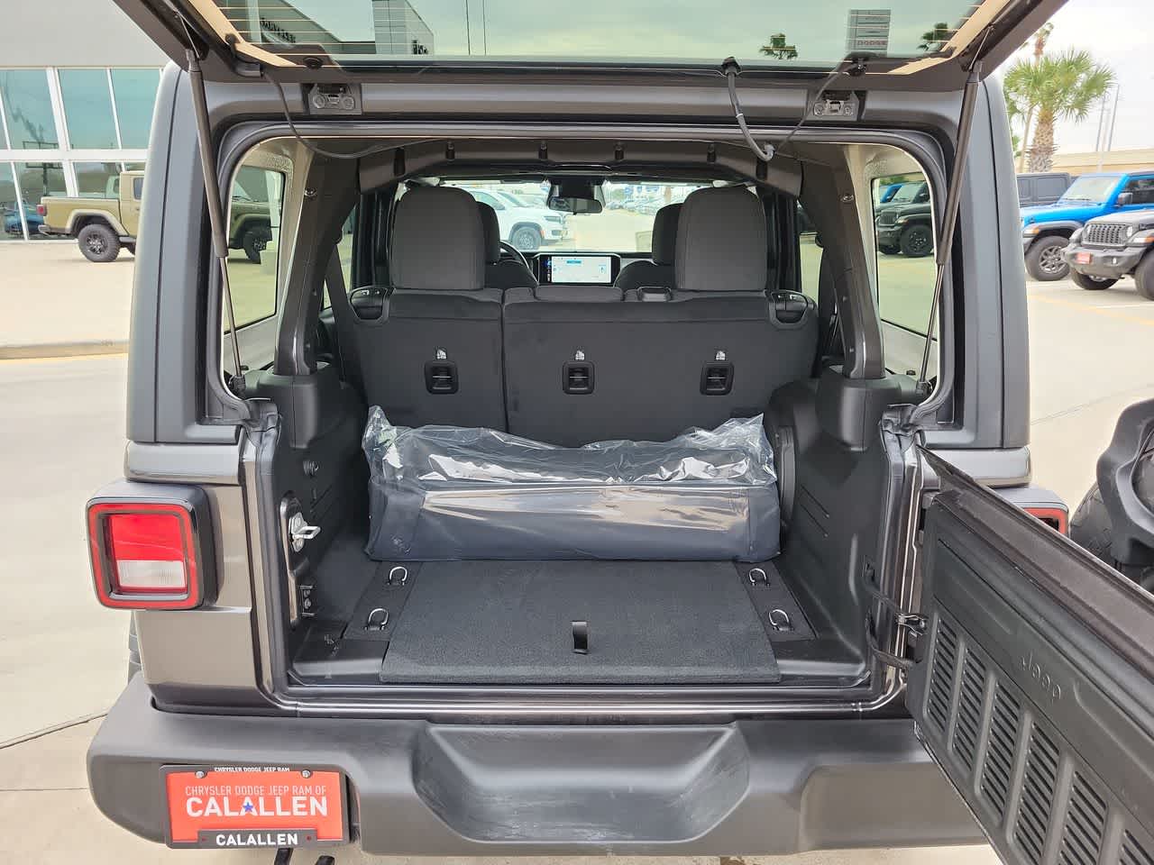 Thumbnail: 2026 Jeep Wrangler - 27