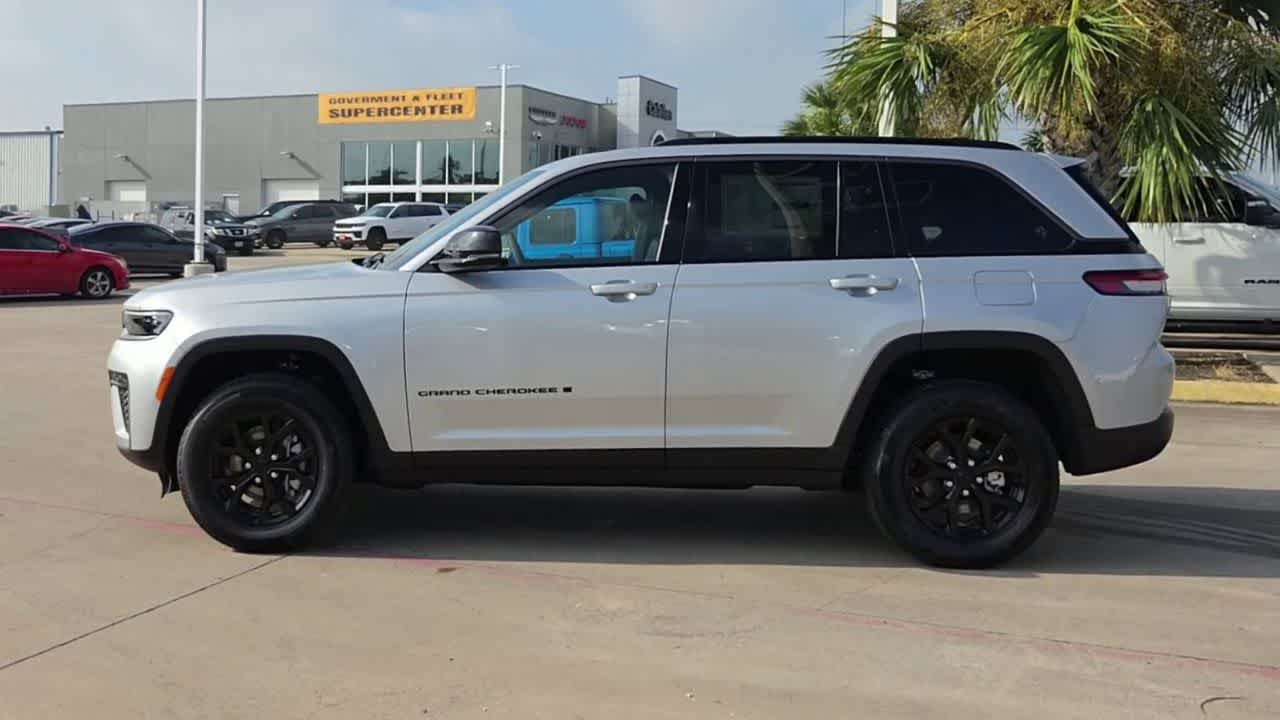 Thumbnail: 2026 Jeep Grand Cherokee - 5