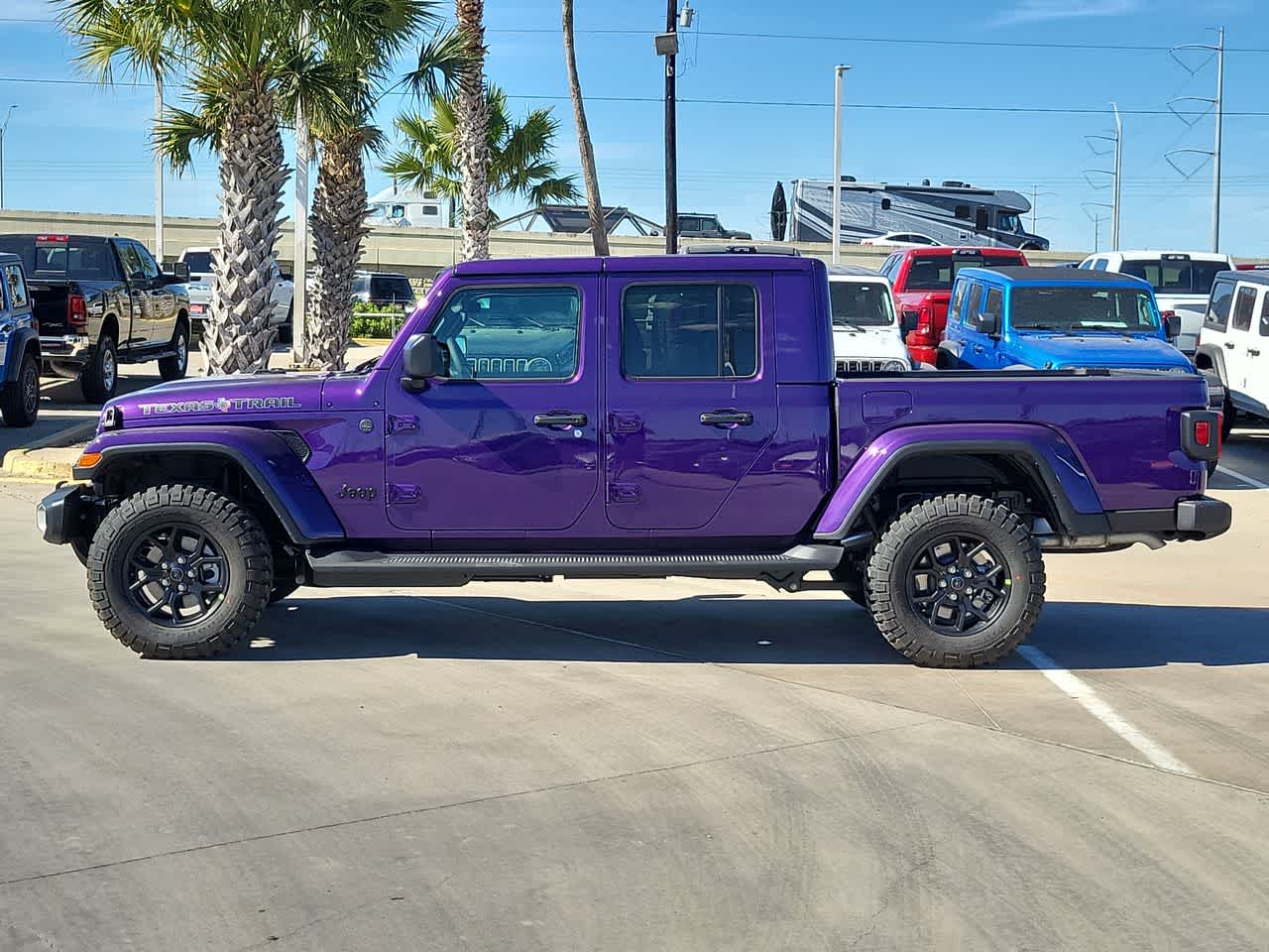 Thumbnail: 2026 Jeep Gladiator - 11