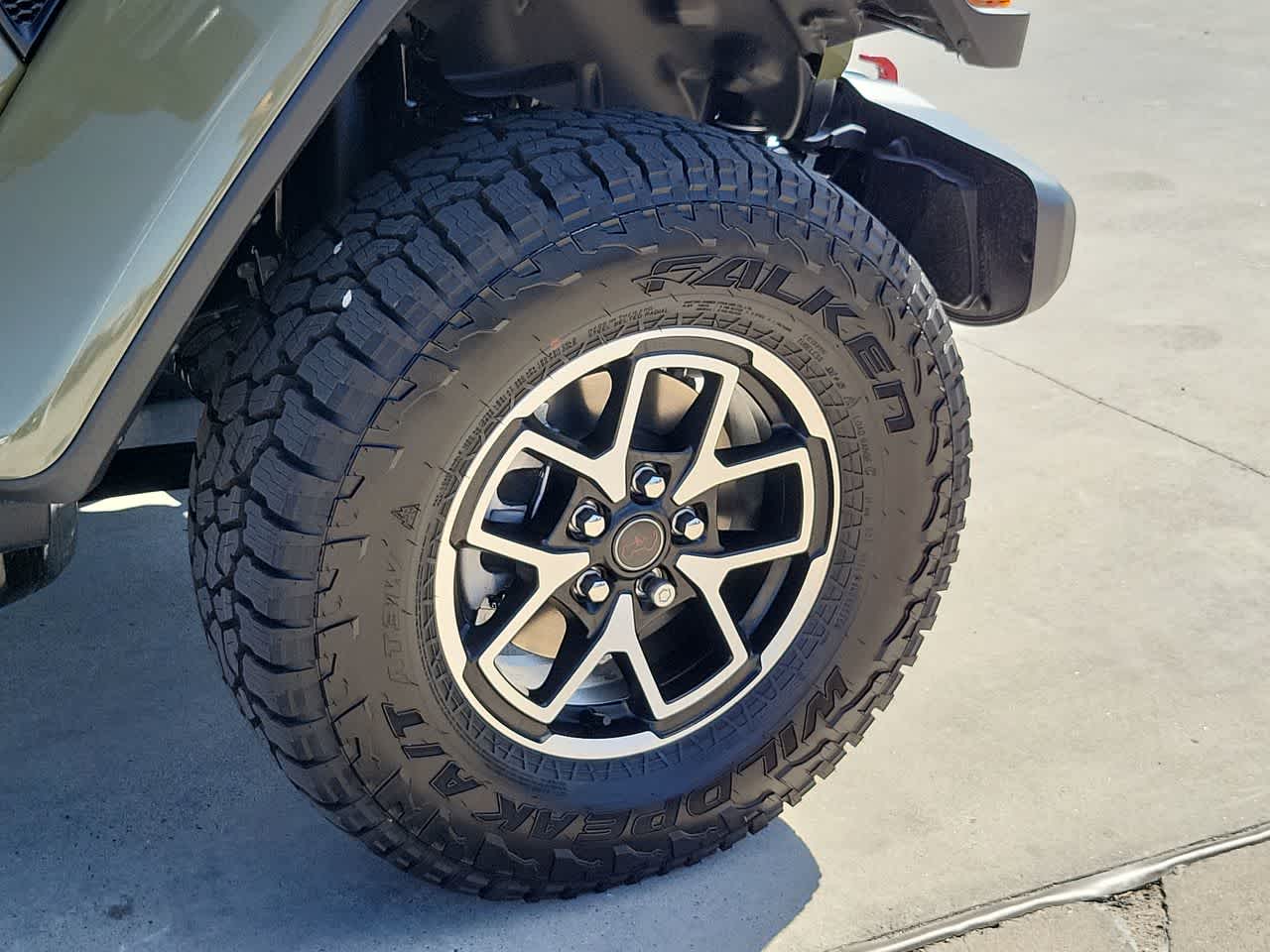 Thumbnail: 2026 Jeep Gladiator - 16