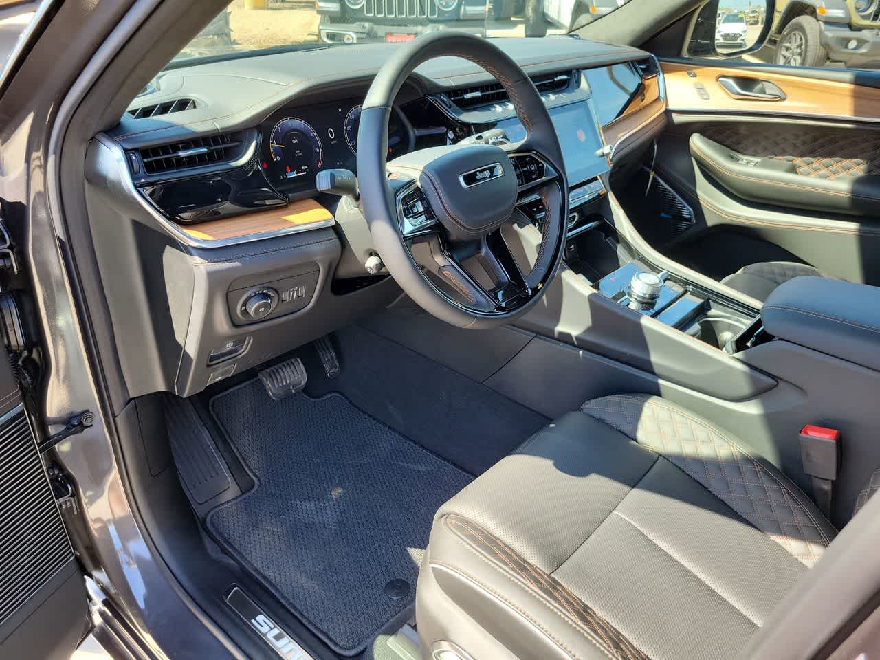 Thumbnail: 2026 Jeep Grand Cherokee - 10