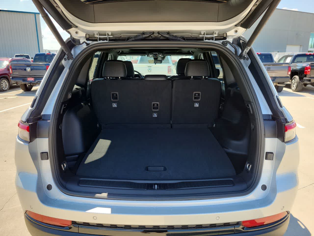 Thumbnail: 2025 Jeep Grand Cherokee - 27