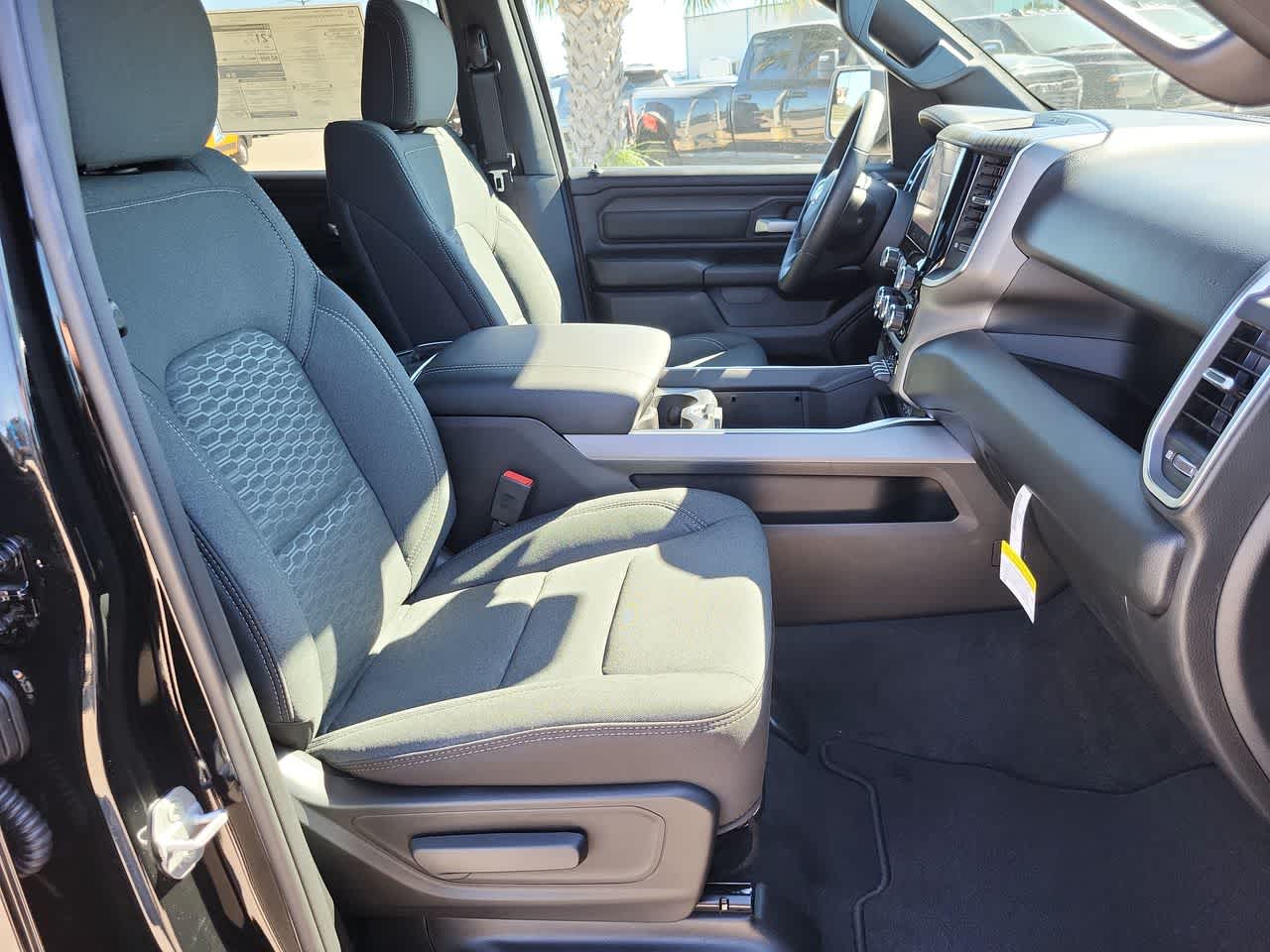 Thumbnail: 2025 RAM 1500 - 22