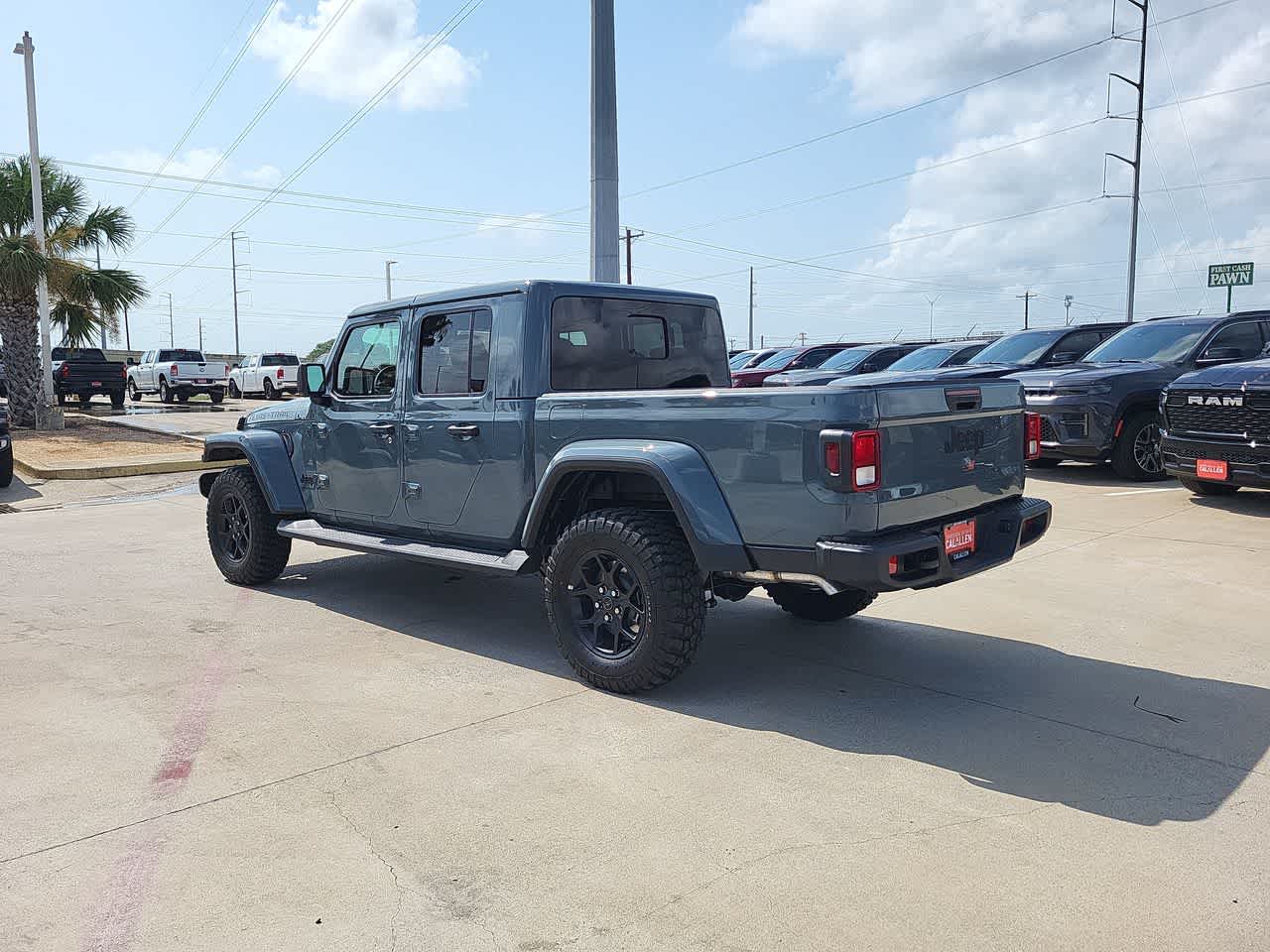Thumbnail: 2026 Jeep Gladiator - 12