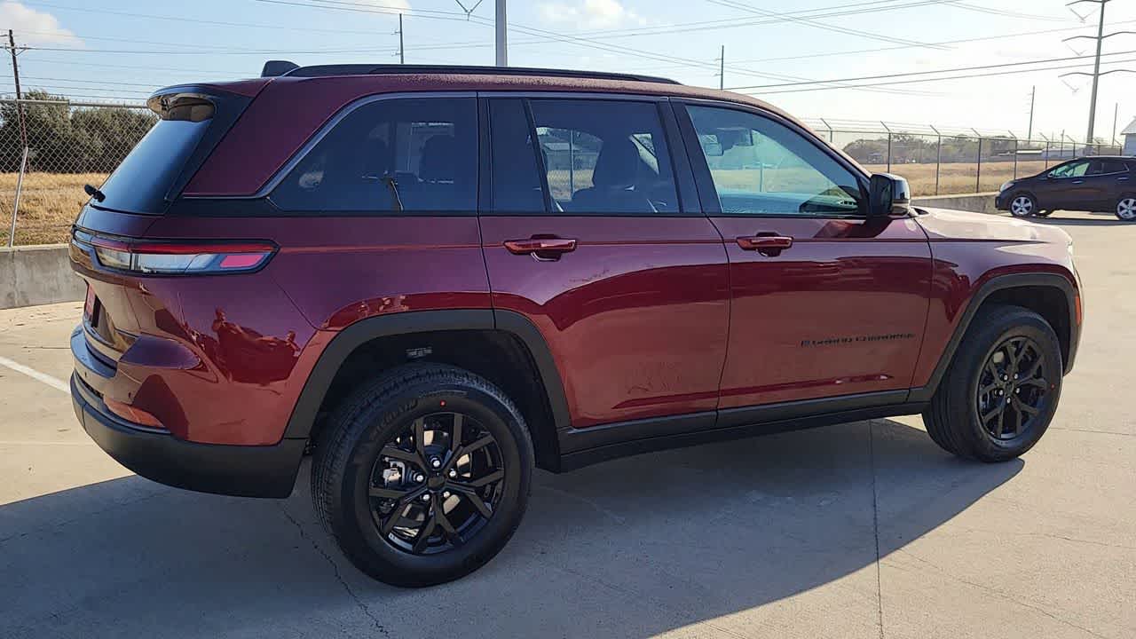 Thumbnail: 2026 Jeep Grand Cherokee - 8