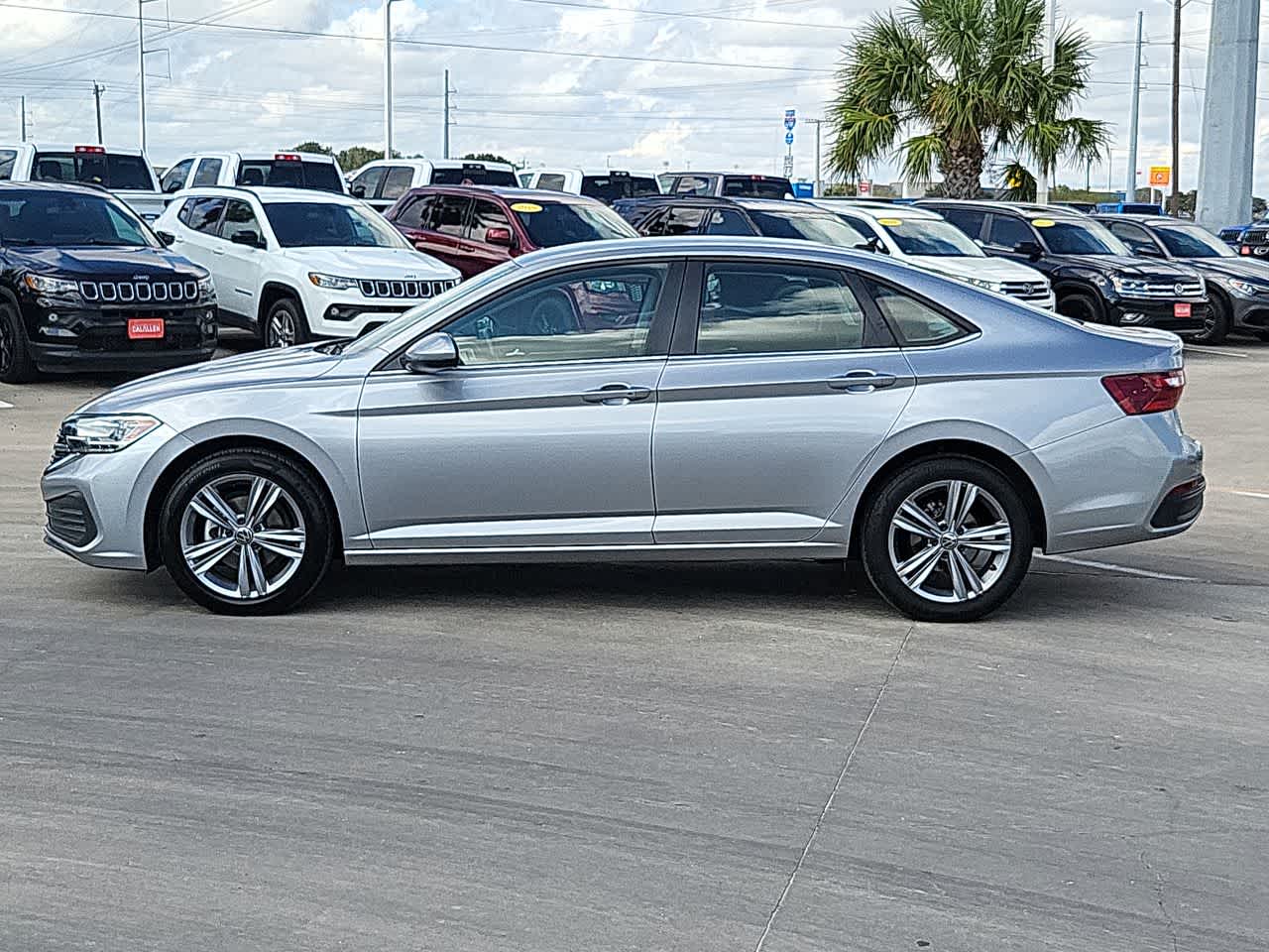 Thumbnail: 2024 Volkswagen Jetta - 11