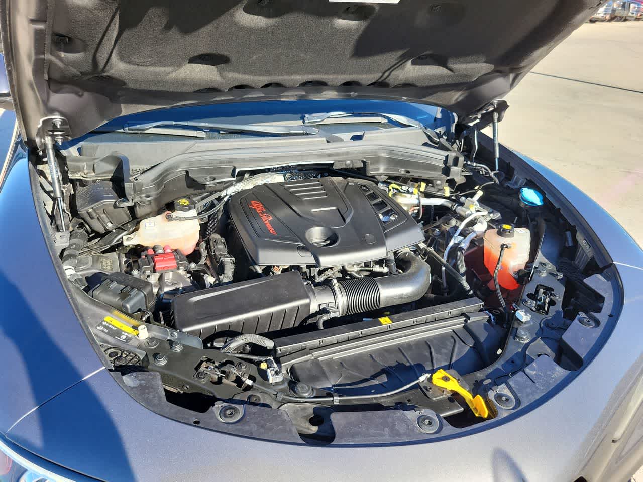 Thumbnail: 2023 Alfa Romeo Stelvio - 17