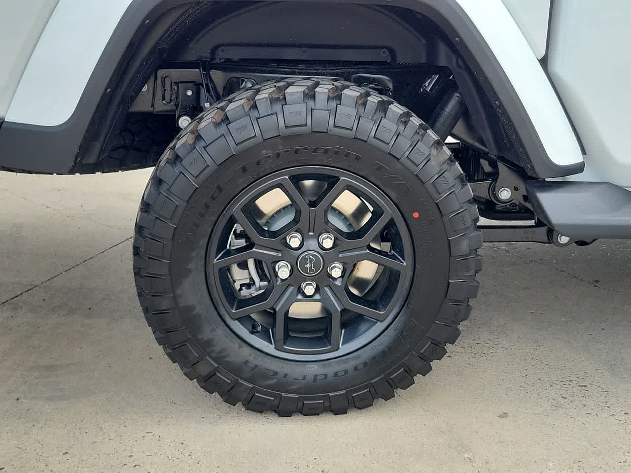 Thumbnail: 2026 Jeep Gladiator - 16