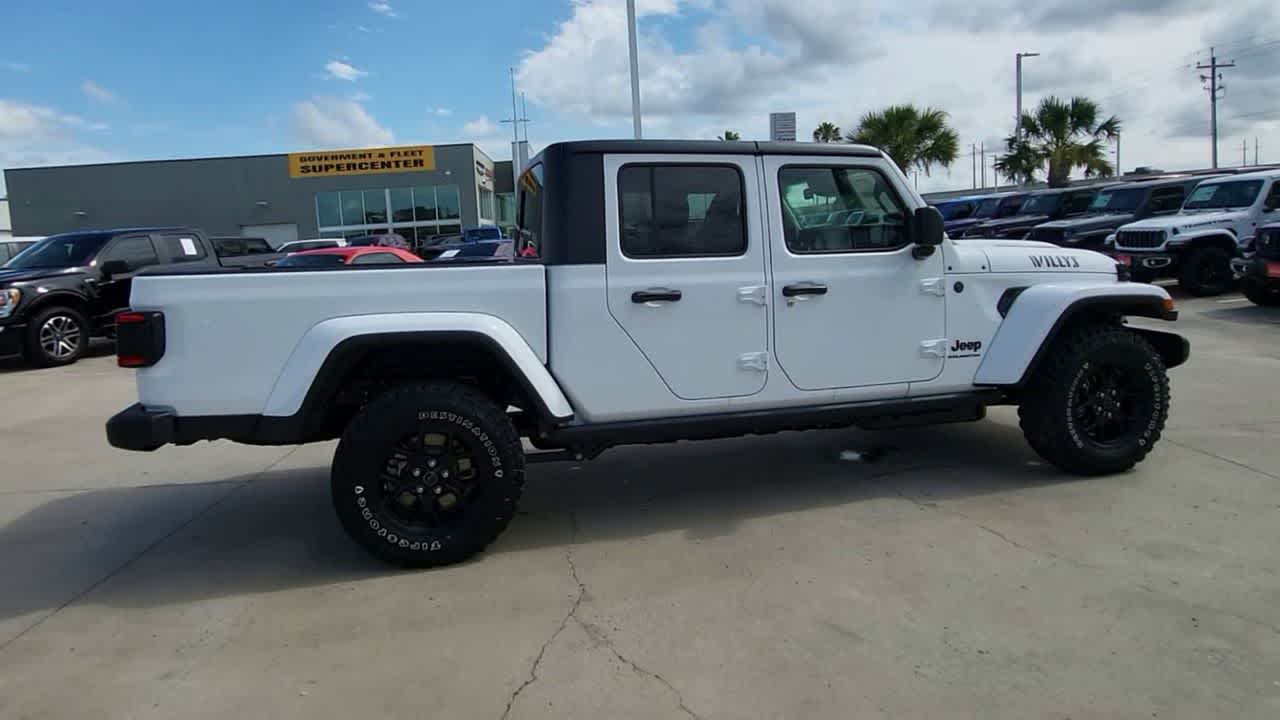 Thumbnail: 2026 Jeep Gladiator - 8