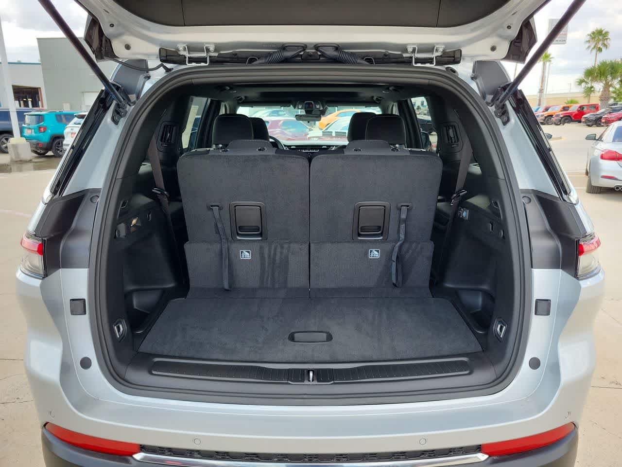 Thumbnail: 2025 Jeep Grand Cherokee - 27