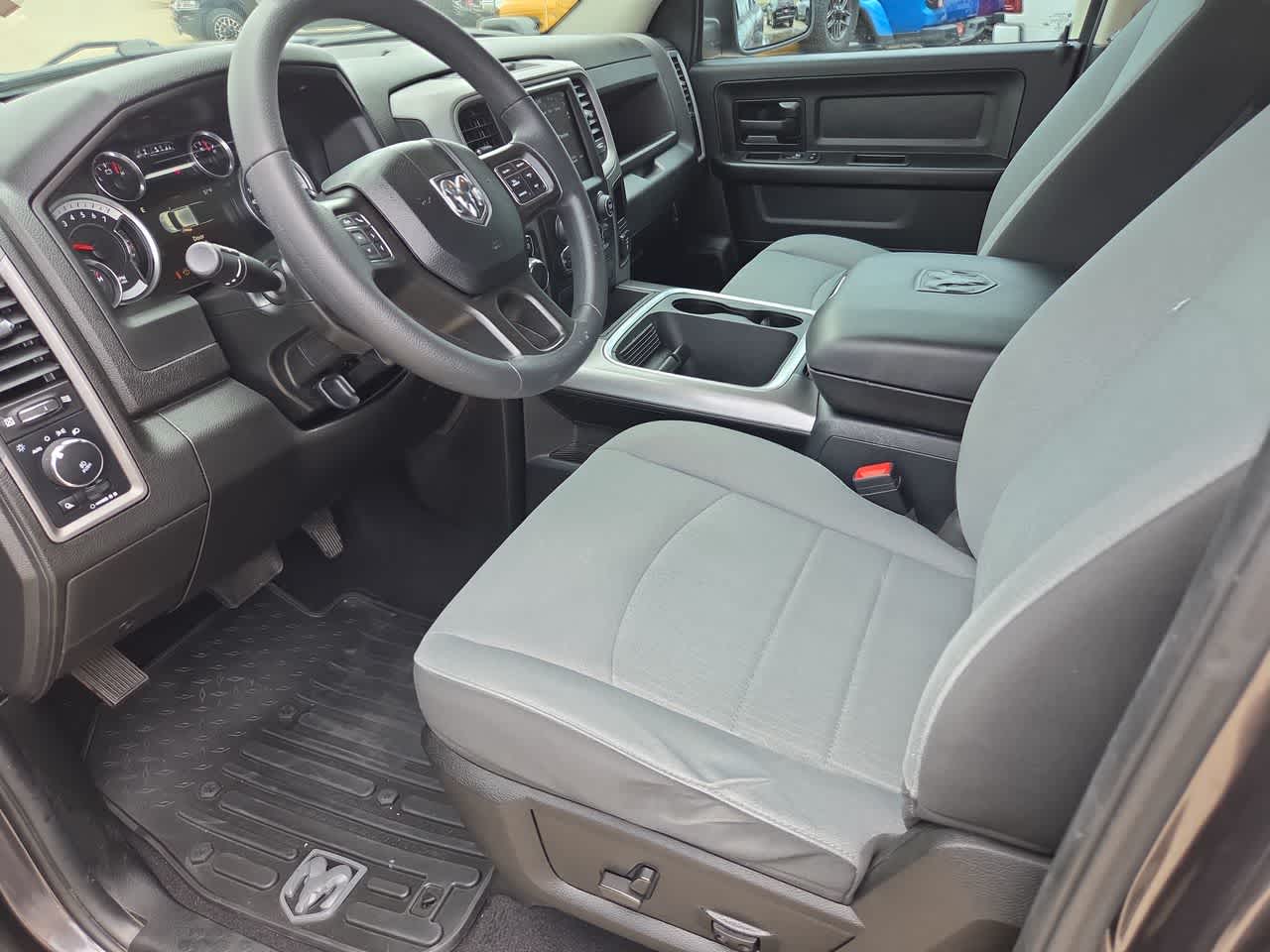 Thumbnail: 2021 RAM 1500 Classic - 10