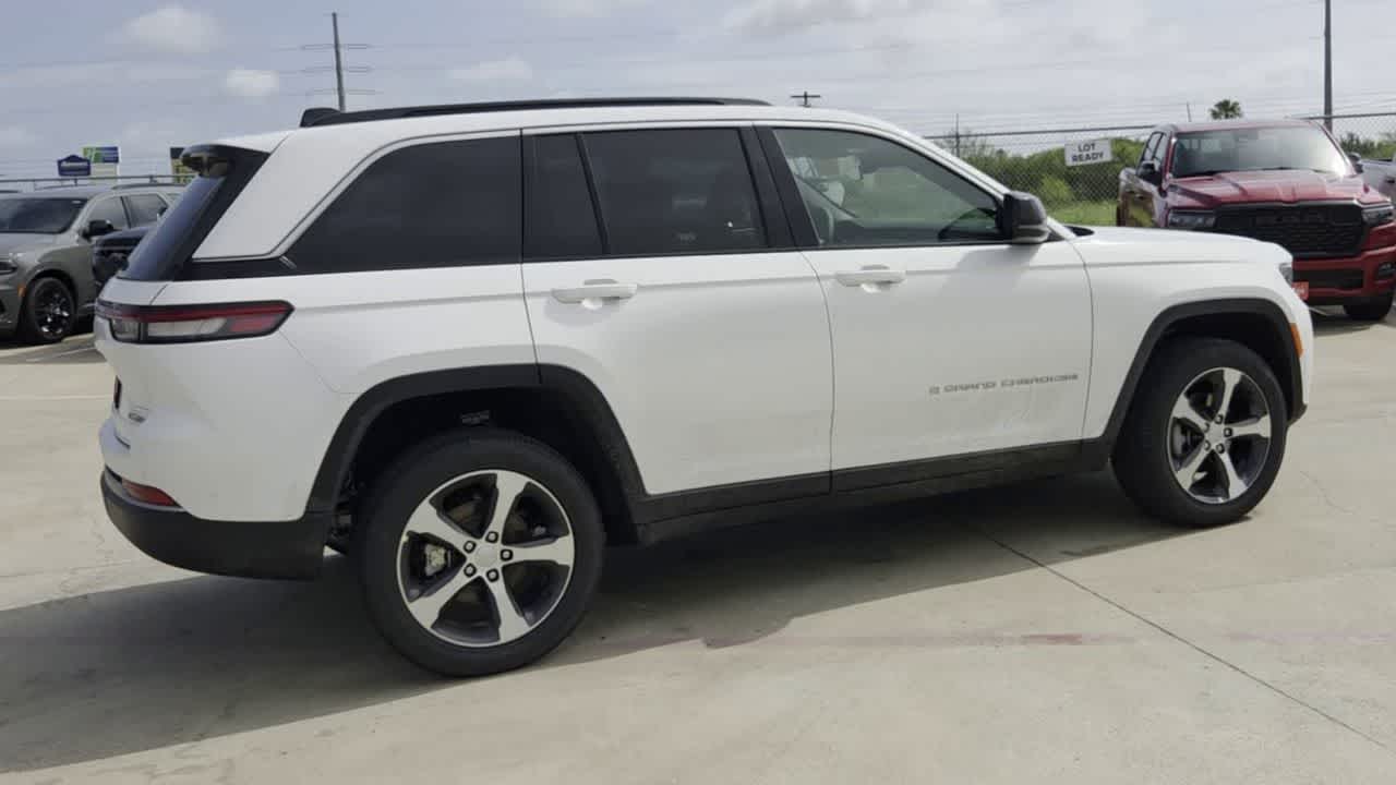 Thumbnail: 2026 Jeep Grand Cherokee - 8