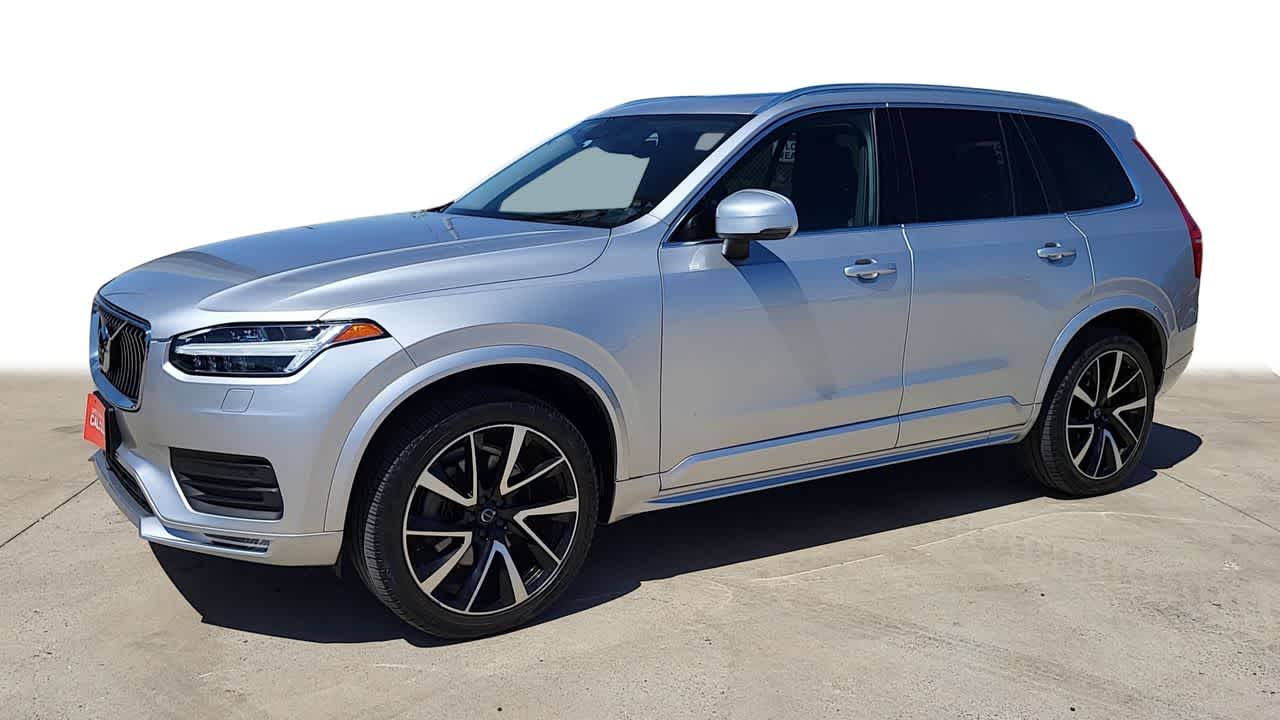 2022 Volvo XC90 T6 AWD Momentum photo 4