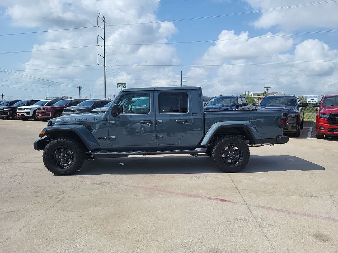 Thumbnail: 2026 Jeep Gladiator - 11