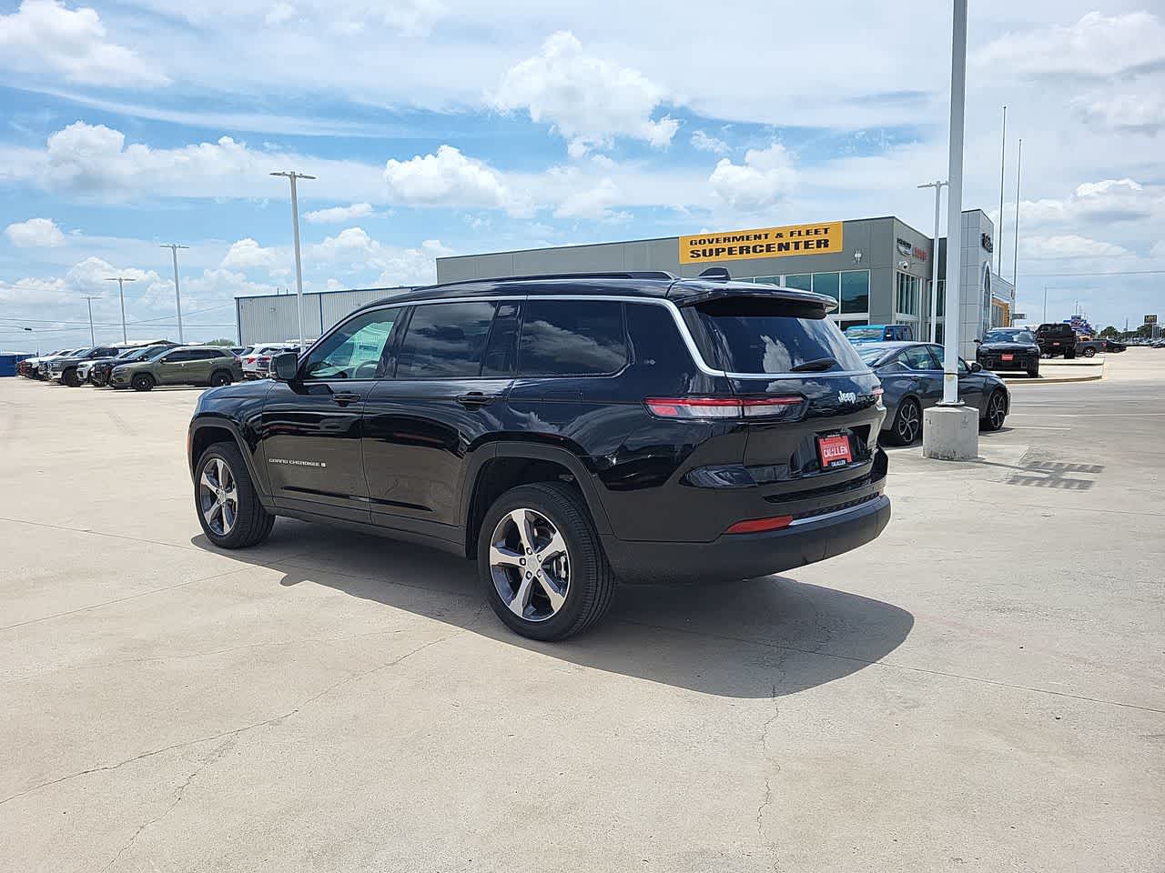 Thumbnail: 2026 Jeep Grand Cherokee - 12