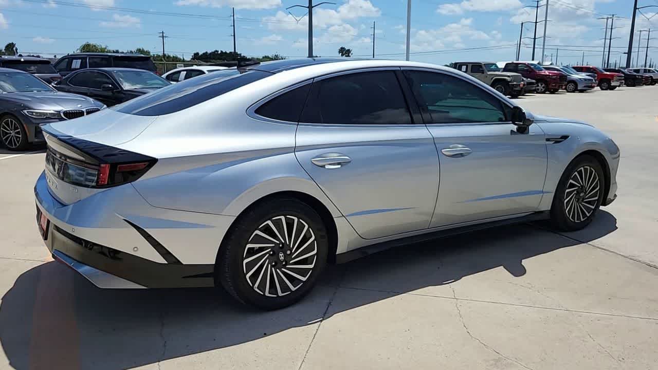 Thumbnail: 2024 Hyundai Sonata - 8