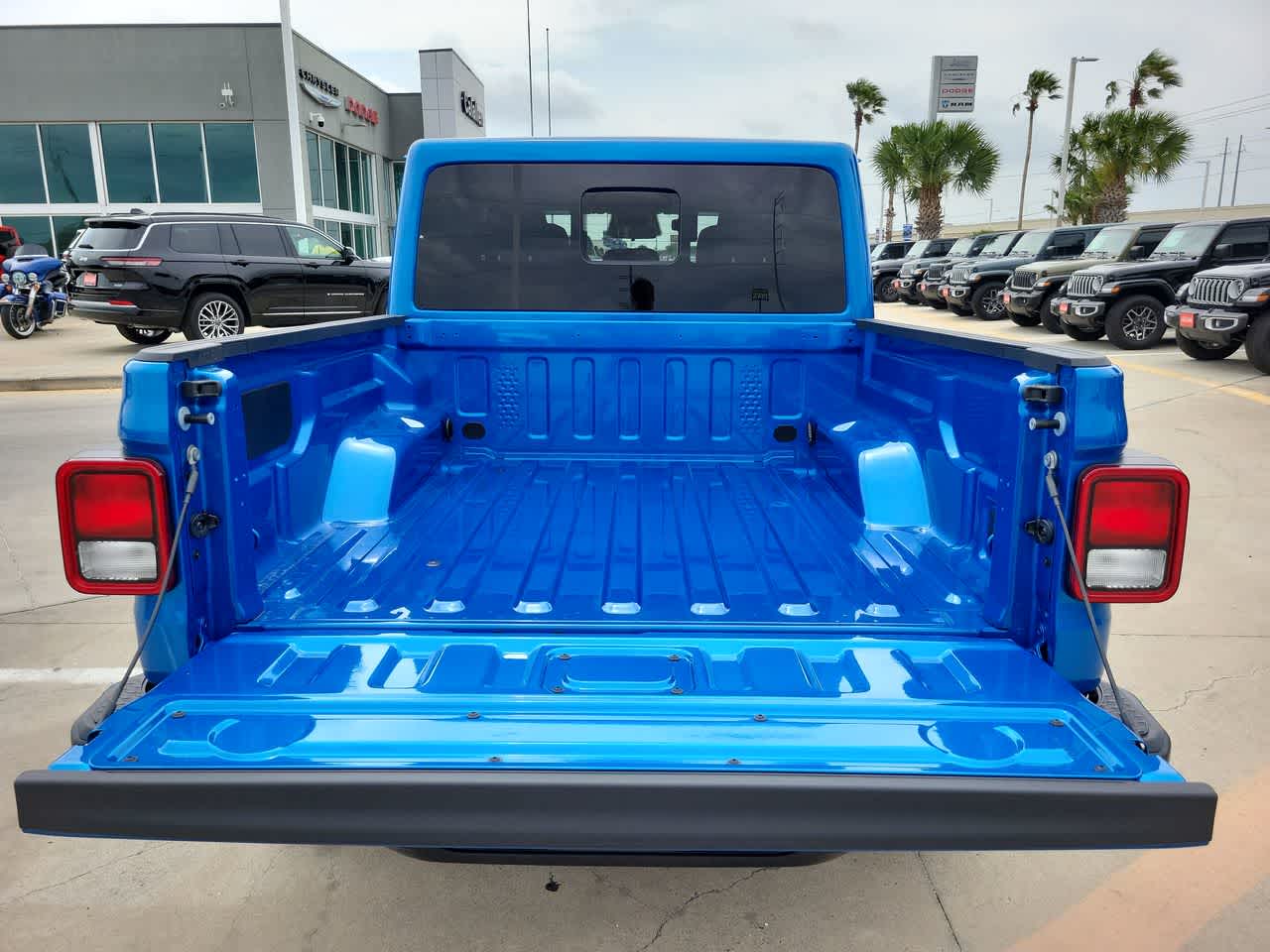 Thumbnail: 2026 Jeep Gladiator - 27