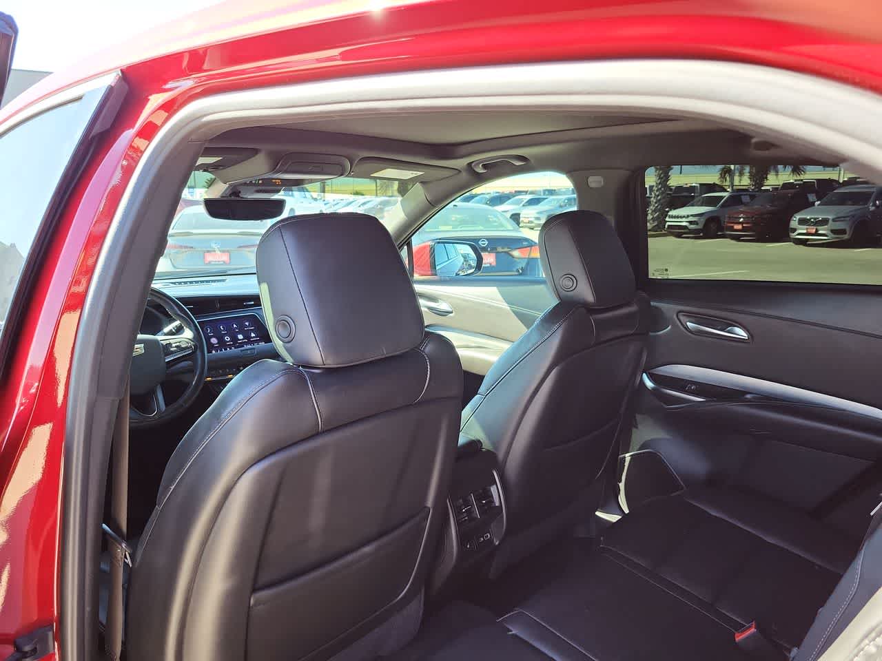 Thumbnail: 2023 Cadillac XT4 - 20