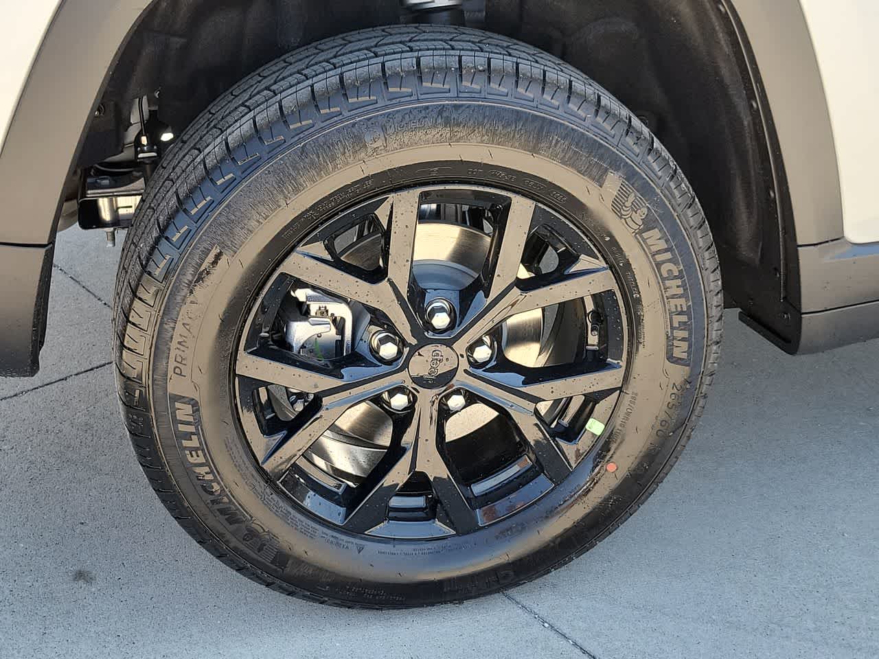 Thumbnail: 2025 Jeep Grand Cherokee - 16