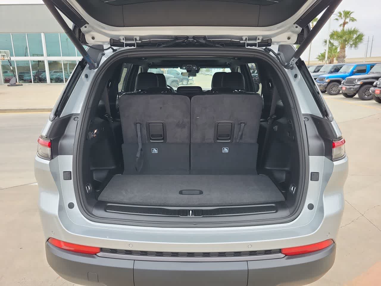 Thumbnail: 2026 Jeep Grand Cherokee - 27