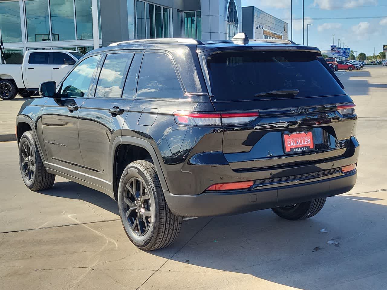 Thumbnail: 2025 Jeep Grand Cherokee - 12