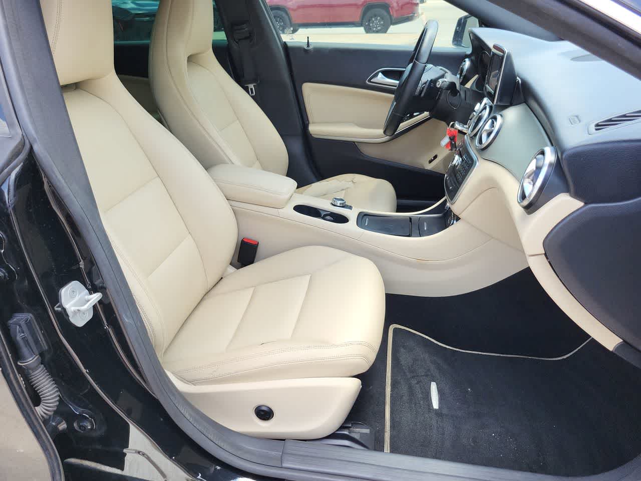 2014 Mercedes-Benz CLA 250 22