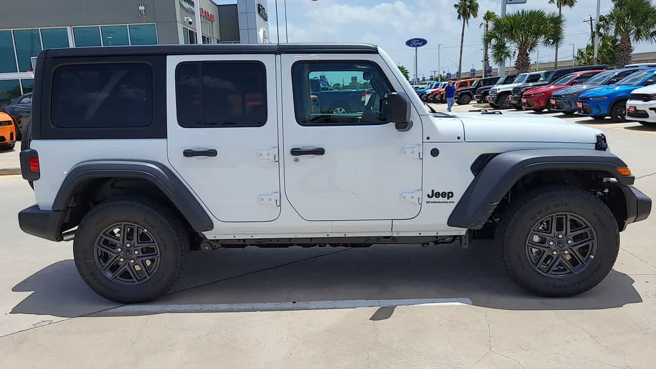 Thumbnail: 2025 Jeep Wrangler - 9