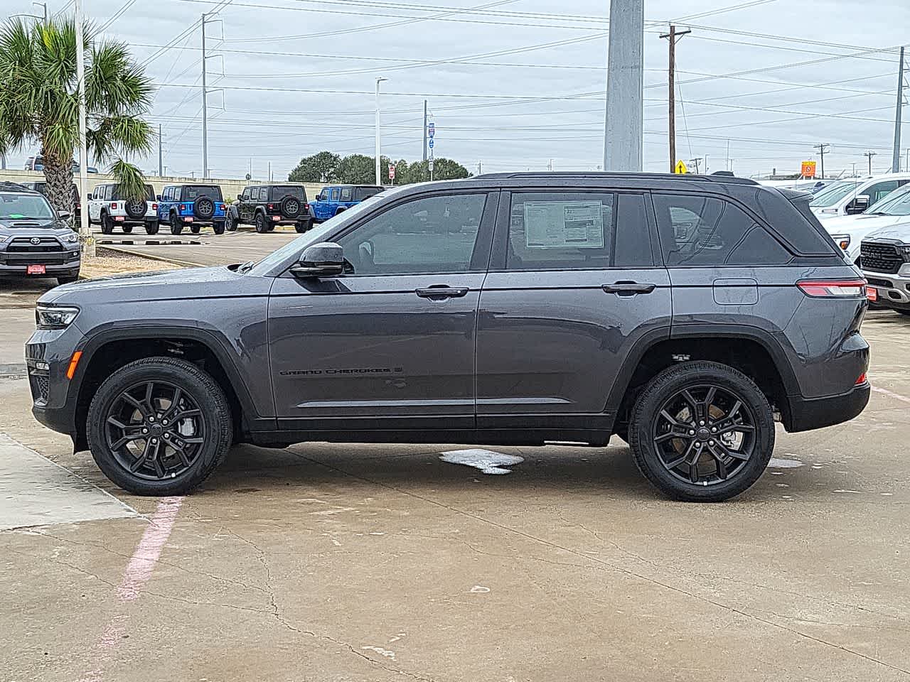 Thumbnail: 2025 Jeep Grand Cherokee - 11