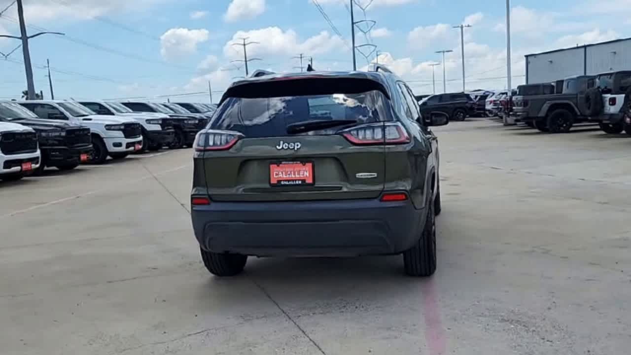 Thumbnail: 2020 Jeep Cherokee - 7