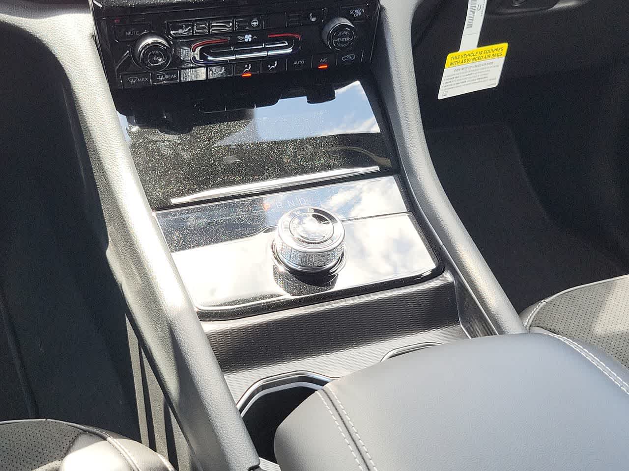 Thumbnail: 2025 Jeep Grand Cherokee - 25