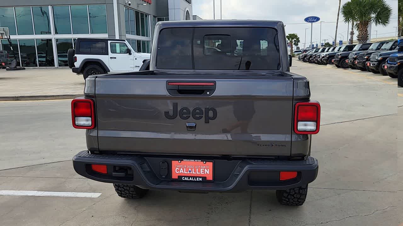 Thumbnail: 2026 Jeep Gladiator - 7