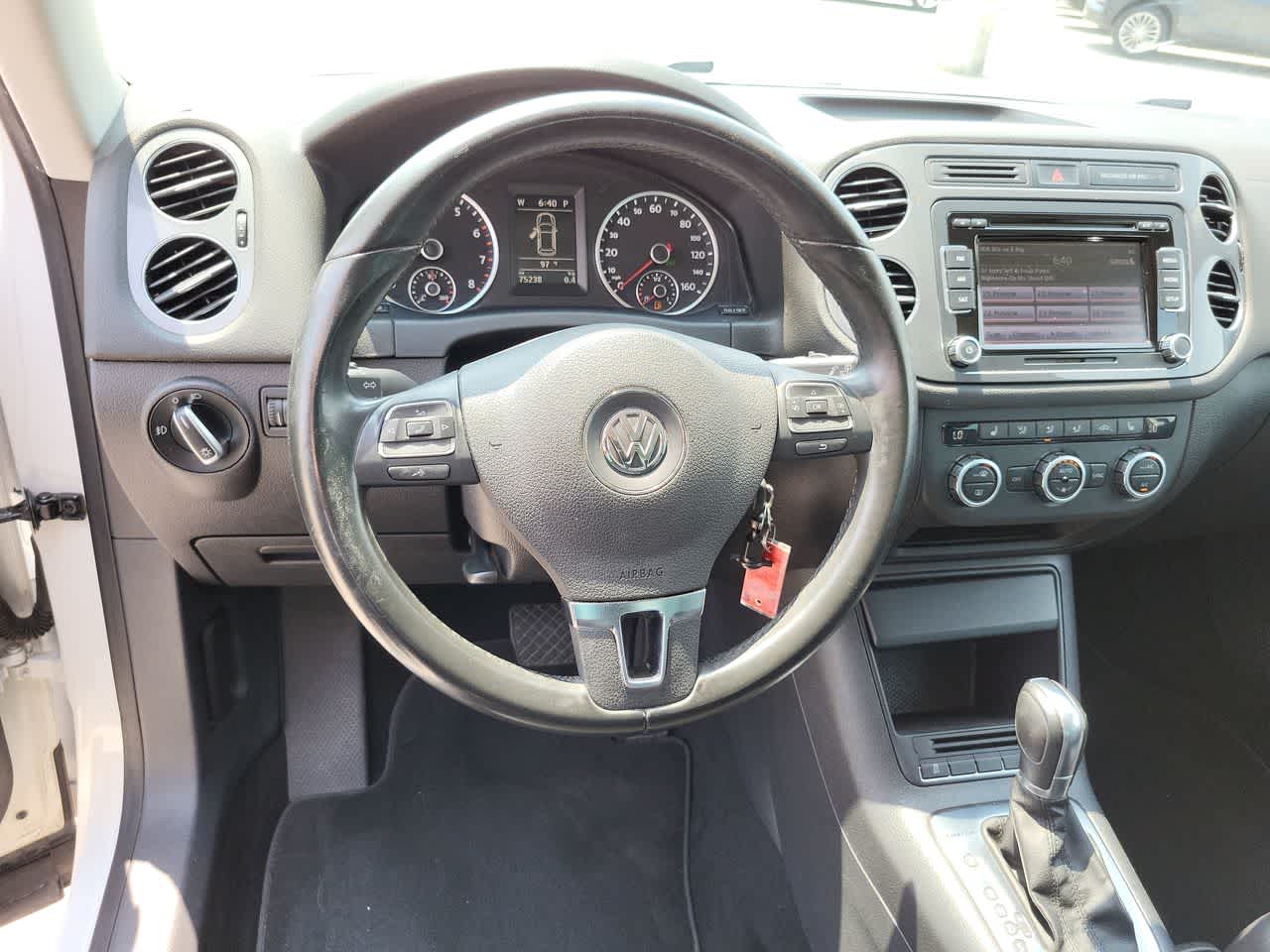 2013 Volkswagen Tiguan SE 23