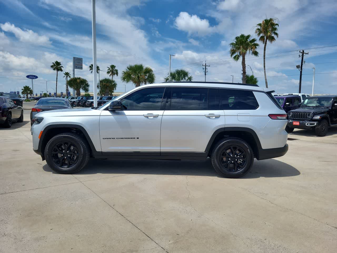 Thumbnail: 2026 Jeep Grand Cherokee L - 11
