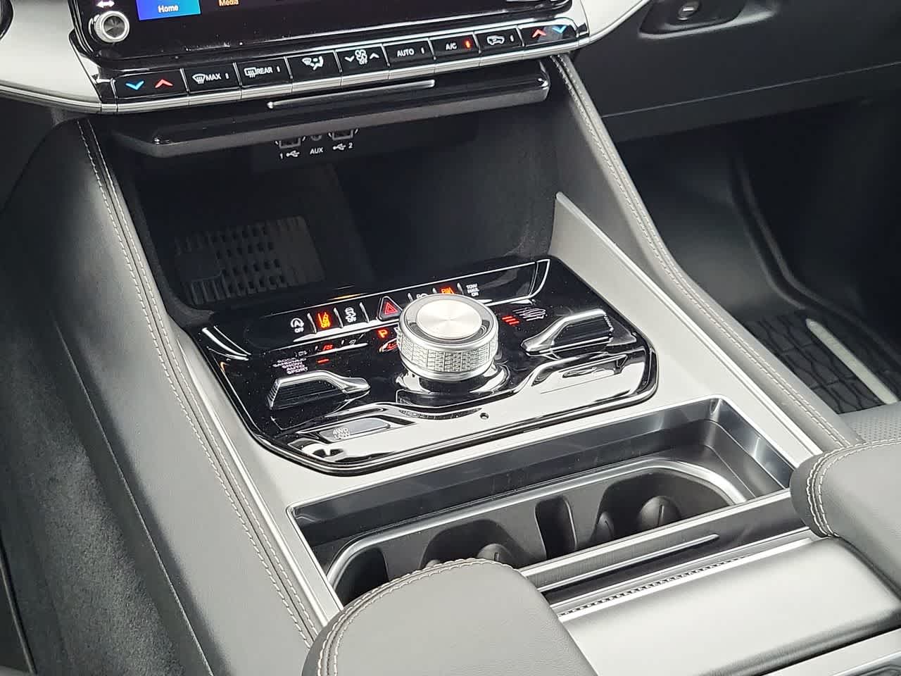 Thumbnail: 2026 Jeep Grand Wagoneer - 25